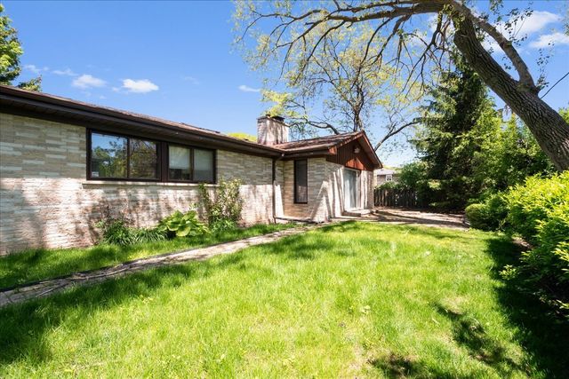 2821 Covert Road, Glenview, IL 60025
