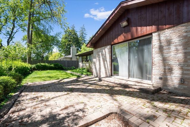 2821 Covert Road, Glenview, IL 60025