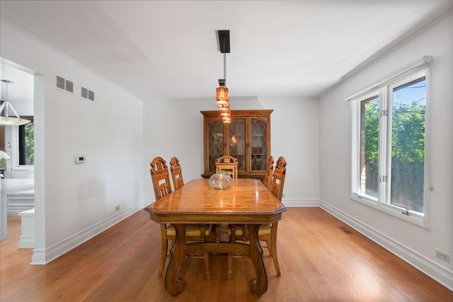 2821 Covert Road, Glenview, IL 60025