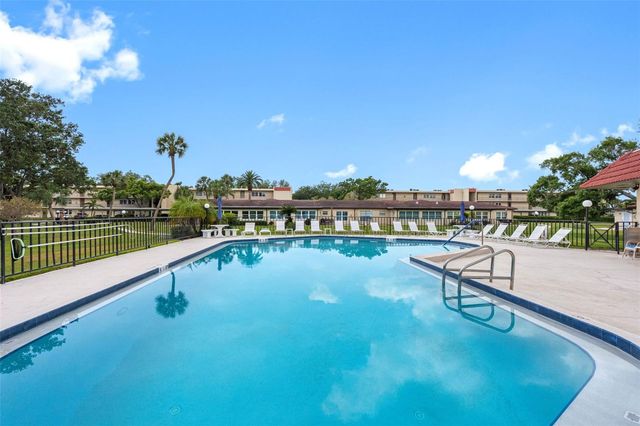 12200 VONN ROAD 6B, Largo, FL 33774