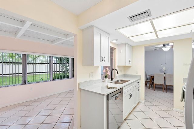 12200 VONN ROAD 6B, Largo, FL 33774