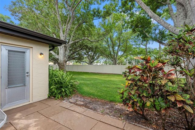 12200 VONN ROAD 6B, Largo, FL 33774