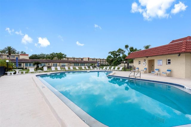 12200 VONN ROAD 6B, Largo, FL 33774