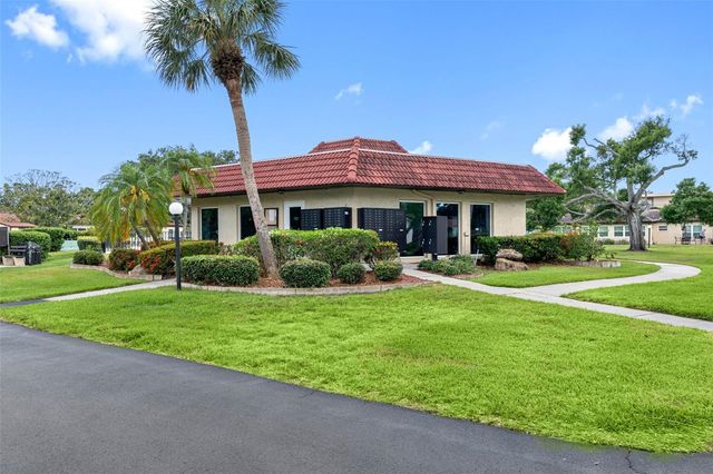 12200 VONN ROAD 6B, Largo, FL 33774
