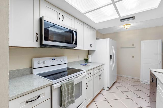 12200 VONN ROAD 6B, Largo, FL 33774