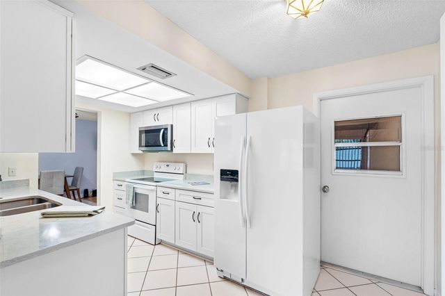 12200 VONN ROAD 6B, Largo, FL 33774