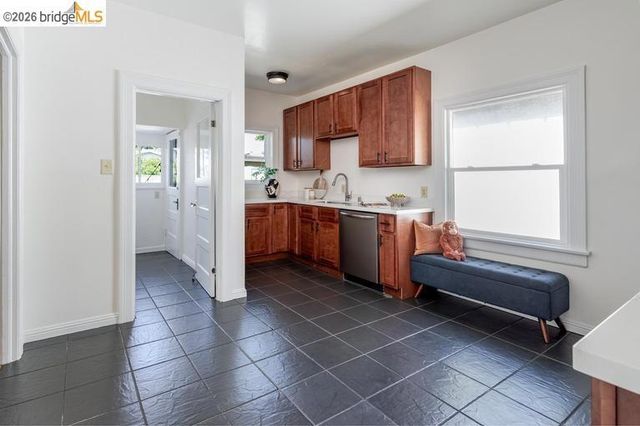 852 46Th St, Oakland, CA 94608