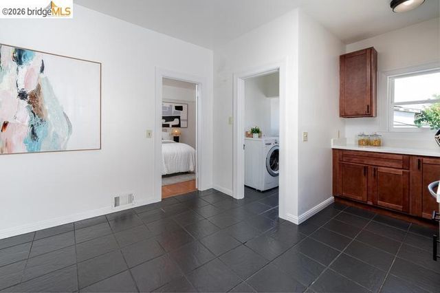 852 46Th St, Oakland, CA 94608