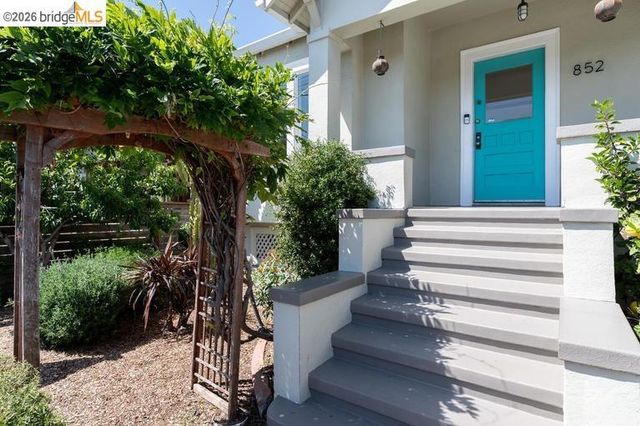 852 46Th St, Oakland, CA 94608