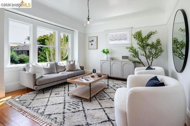 852 46Th St, Oakland, CA 94608