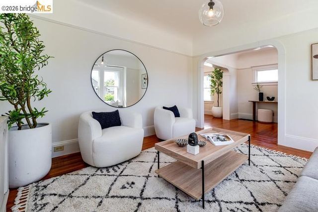 852 46Th St, Oakland, CA 94608