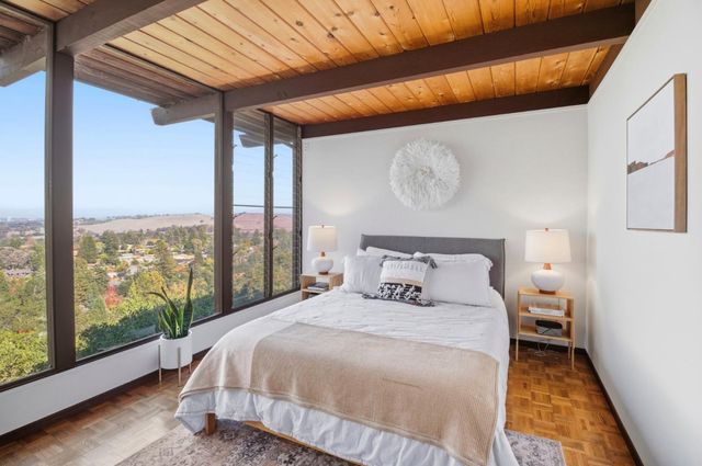 410 Conil Way, Portola Valley, CA 94028