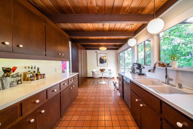 410 Conil Way, Portola Valley, CA 94028