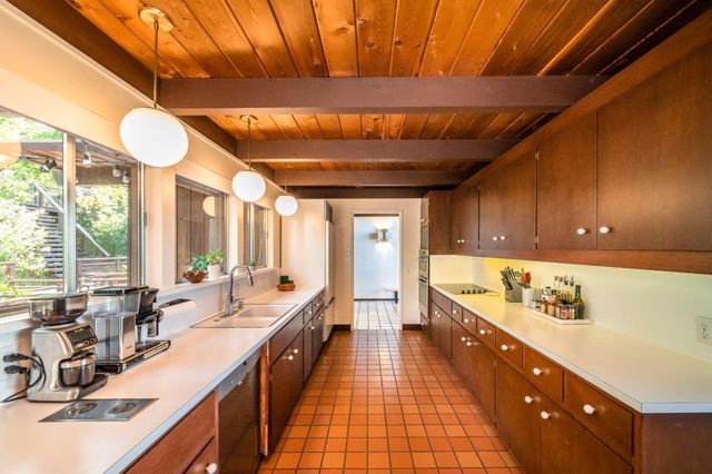 410 Conil Way, Portola Valley, CA 94028