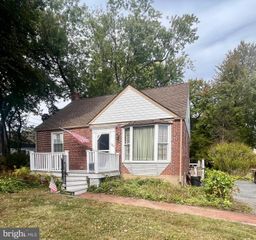 924 EDGEWOOD AVE, Folsom, PA 19033