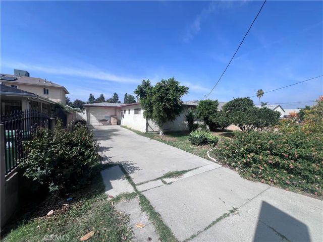 7455 Garden Grove, Reseda, CA 91335