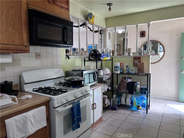 7455 Garden Grove, Reseda, CA 91335