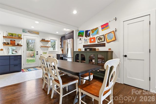216 Vance Avenue, Black Mountain, NC 28711