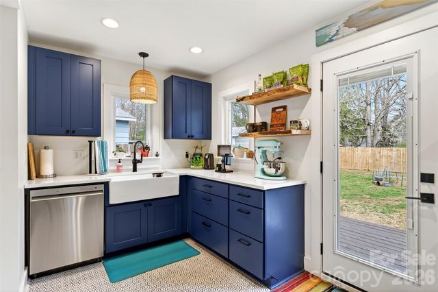 216 Vance Avenue, Black Mountain, NC 28711