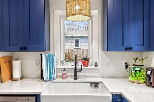 216 Vance Avenue, Black Mountain, NC 28711