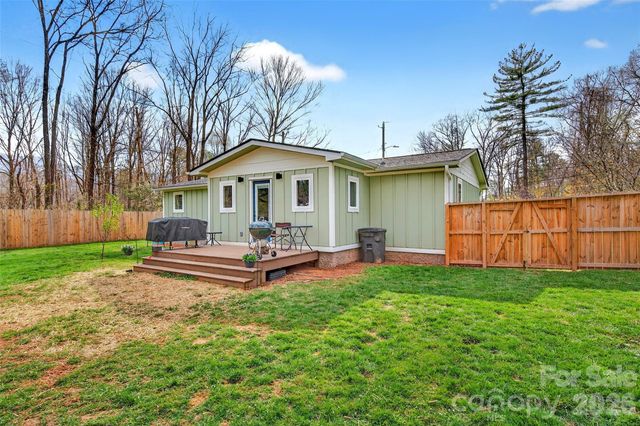216 Vance Avenue, Black Mountain, NC 28711
