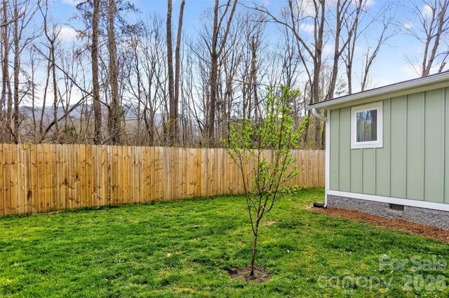 216 Vance Avenue, Black Mountain, NC 28711