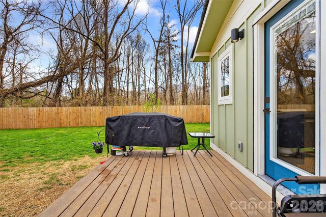 216 Vance Avenue, Black Mountain, NC 28711