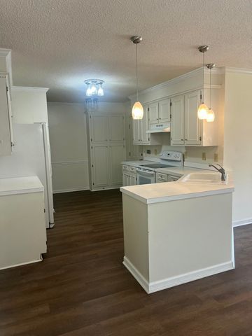 1995 Essex Drive, Sumter, SC 29154