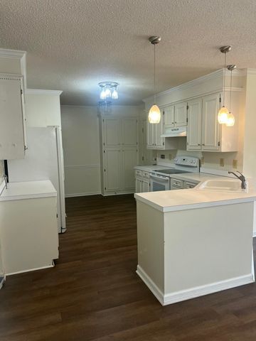 1995 Essex Drive, Sumter, SC 29154