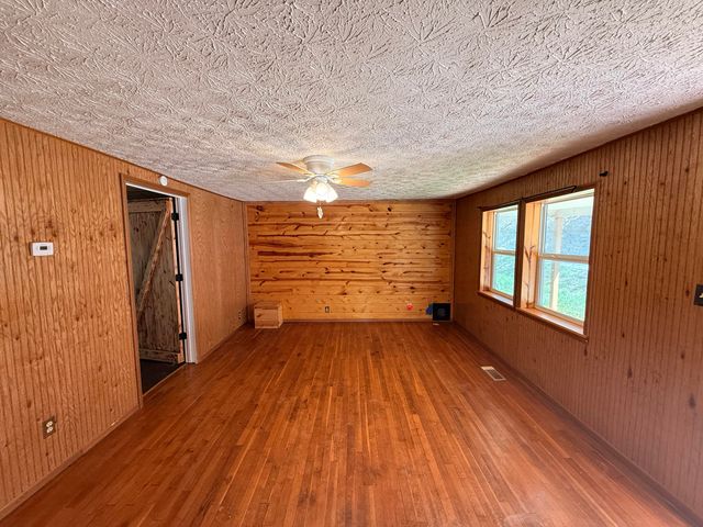 215 Eden Hollow Road, Morehead, KY 40351