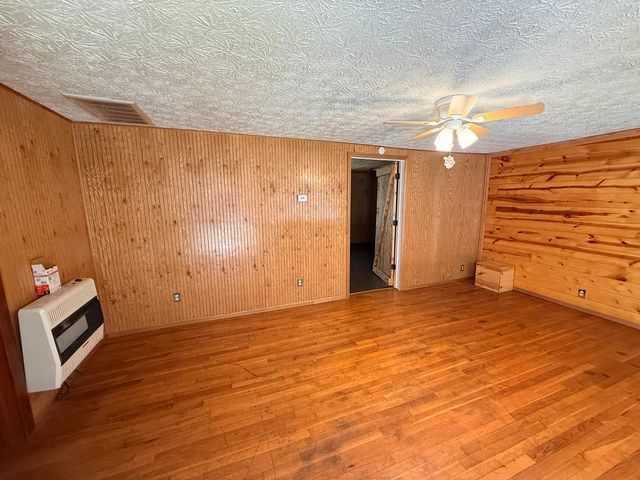 215 Eden Hollow Road, Morehead, KY 40351
