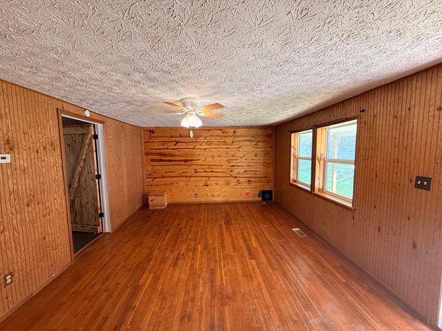 215 Eden Hollow Road, Morehead, KY 40351