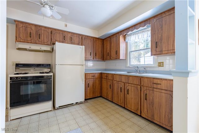 316 Bonnett Street SW, North Canton, OH 44720