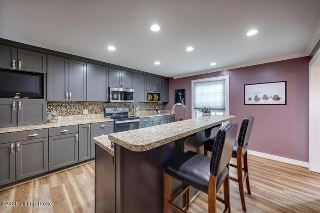 10206 Falling Tree Way, Louisville, KY 40223
