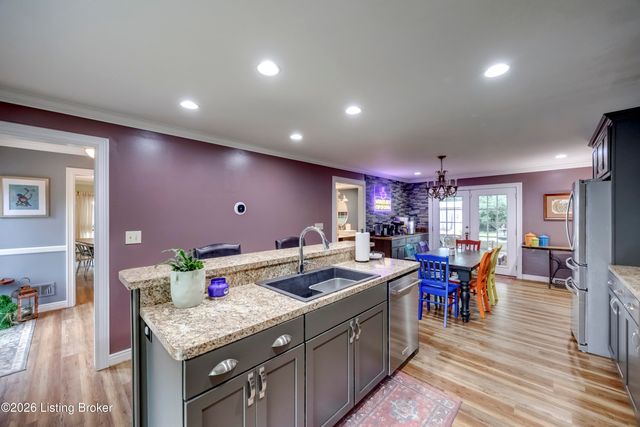 10206 Falling Tree Way, Louisville, KY 40223