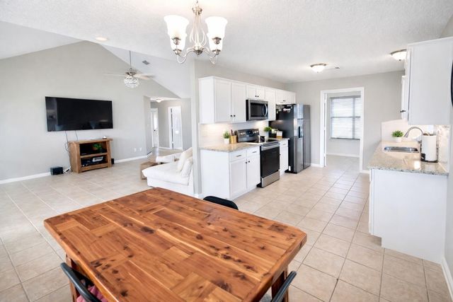 2731 Avenue D, Dickinson, TX 77539