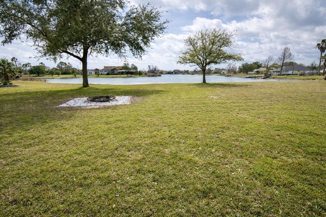 2731 Avenue D, Dickinson, TX 77539