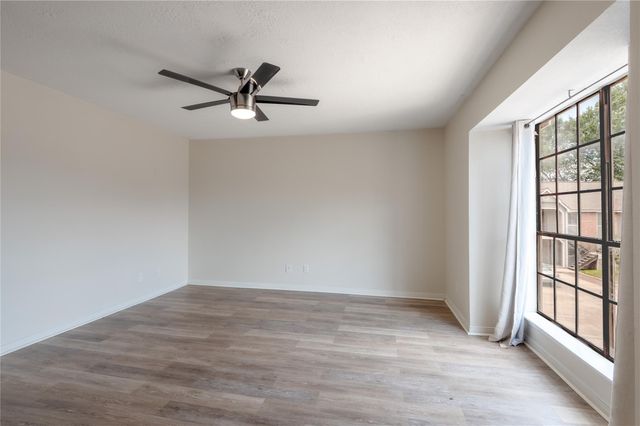 2402 Sycamore Avenue D6, Huntsville, TX 77340