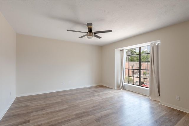 2402 Sycamore Avenue D6, Huntsville, TX 77340