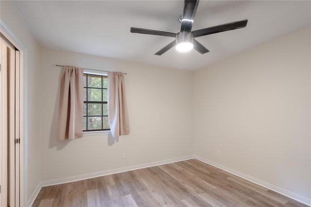 2402 Sycamore Avenue D6, Huntsville, TX 77340