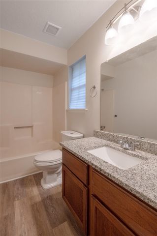 2402 Sycamore Avenue D6, Huntsville, TX 77340