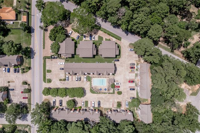 2402 Sycamore Avenue D6, Huntsville, TX 77340