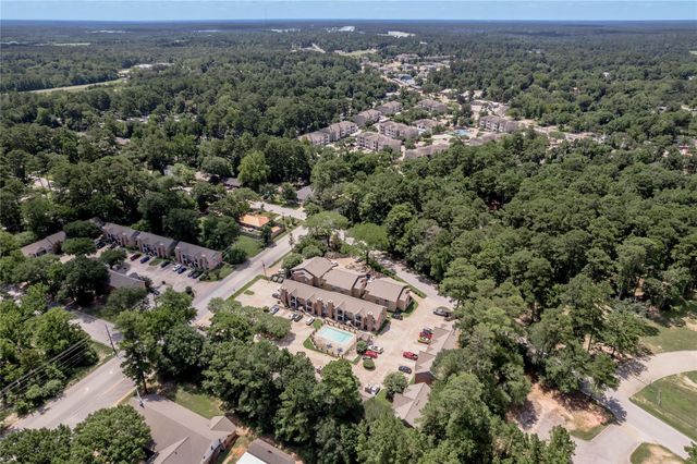 2402 Sycamore Avenue D6, Huntsville, TX 77340