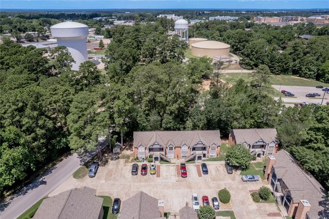 2402 Sycamore Avenue D6, Huntsville, TX 77340