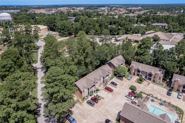 2402 Sycamore Avenue D6, Huntsville, TX 77340