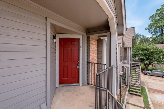 2402 Sycamore Avenue D6, Huntsville, TX 77340
