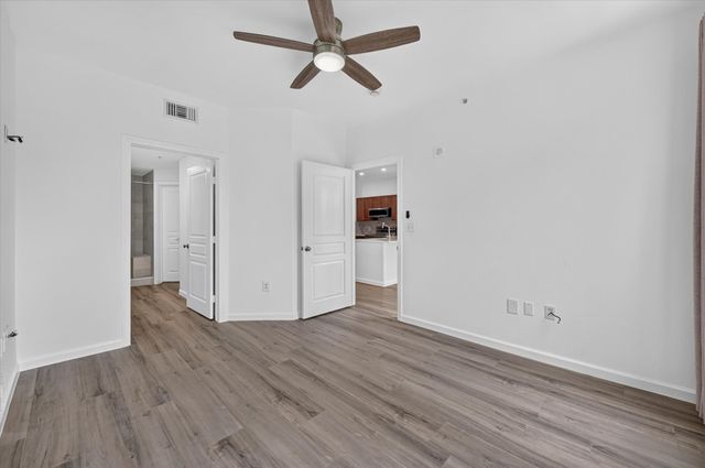 330 E Las Colinas Boulevard E 240, Irving, TX 75039