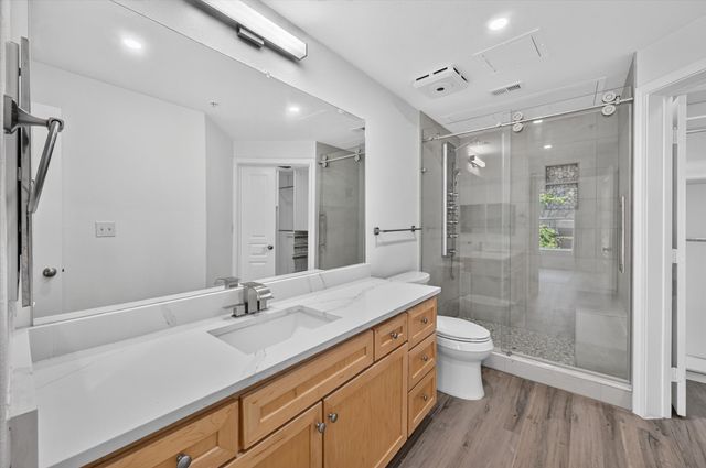 330 E Las Colinas Boulevard E 240, Irving, TX 75039