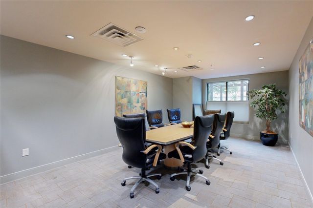 330 E Las Colinas Boulevard E 240, Irving, TX 75039