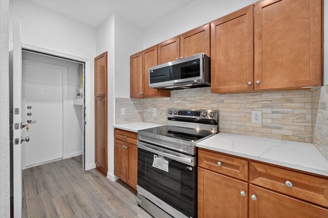 330 E Las Colinas Boulevard E 240, Irving, TX 75039